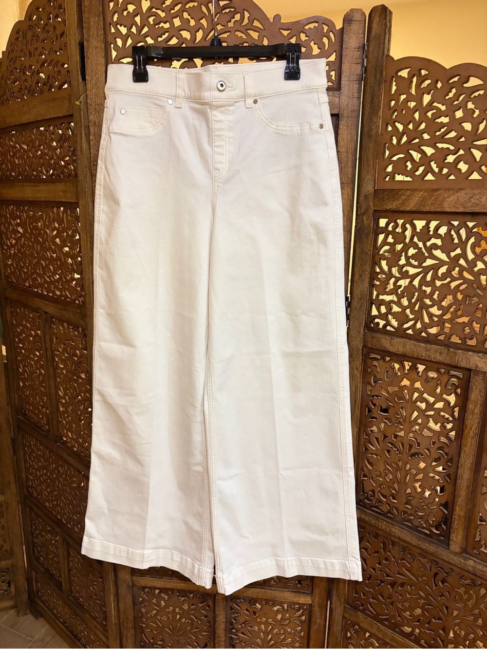 SPANXshape™ EveryWear
Cropped Wide Leg Jeans size - Picture 4 of 8